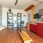 City Loft Near The Airport With Seaview